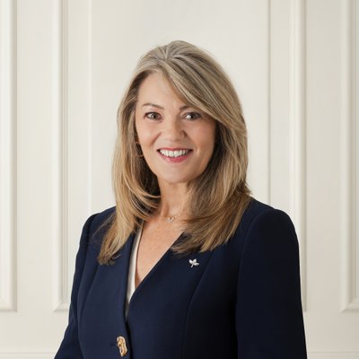 Traci Stella