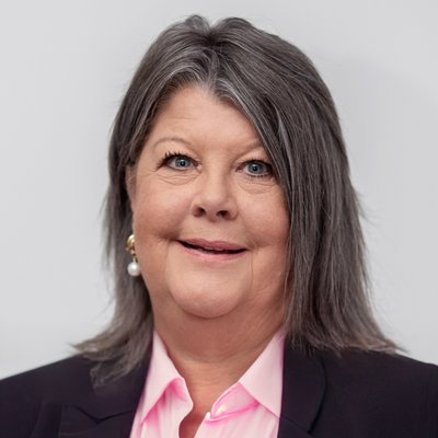 Vicki Aveyard