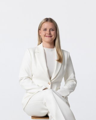 Izabell Cowan