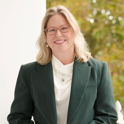 Suzanne White