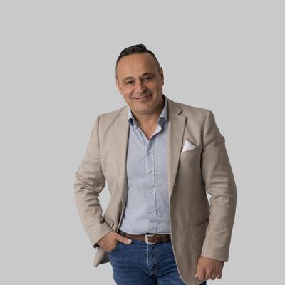 Peter  Gourdouros