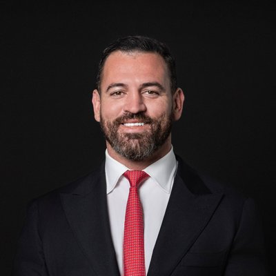 Alex  Lyons