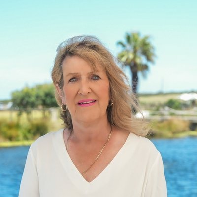 Lori Raythorne
