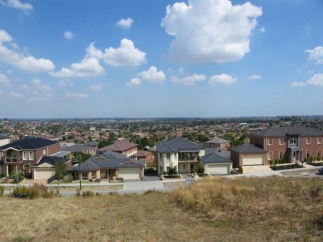 27 Montbrae Circuit, VIC 3804