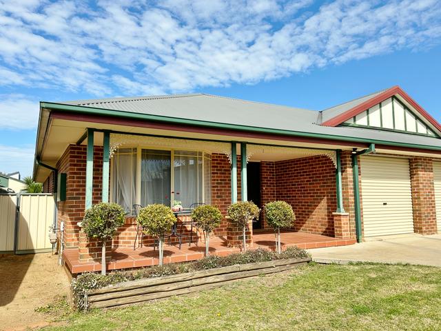 2/2 Old Barracks Lane, NSW 2594