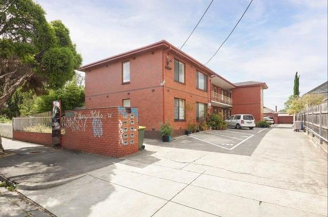 2/77 Clauscen Street, VIC 3068