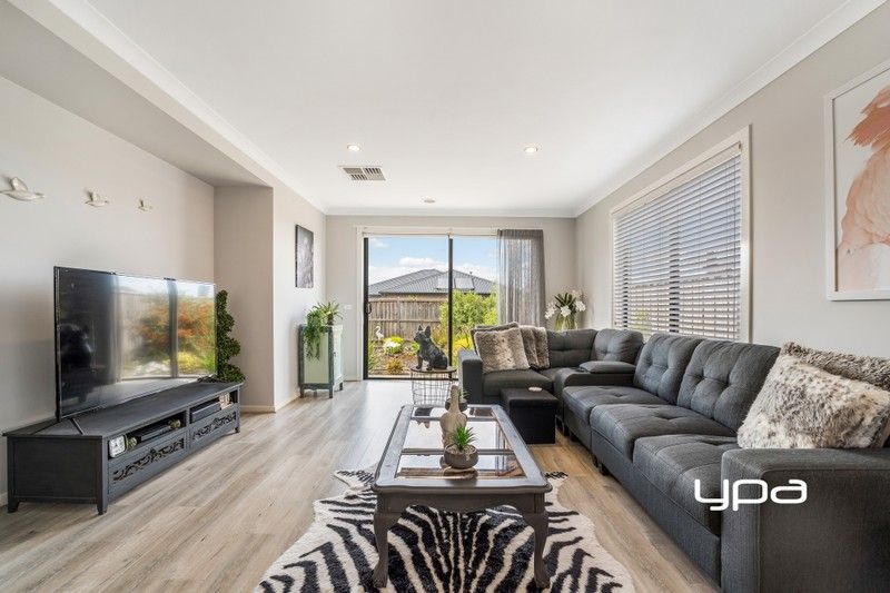 https://images.allhomes.com.au/property/photo/003e6fd3dbbe877658365fdc34c04cce_hd.jpg