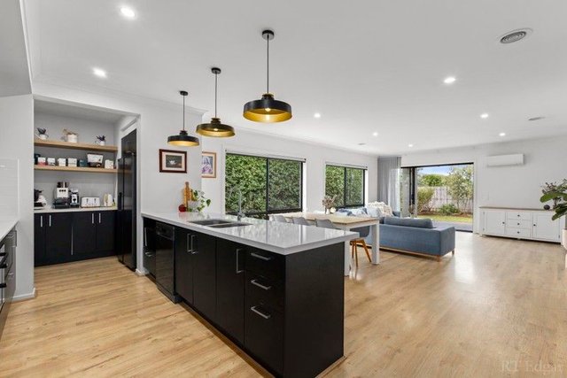 10 Speke Street, VIC 3226