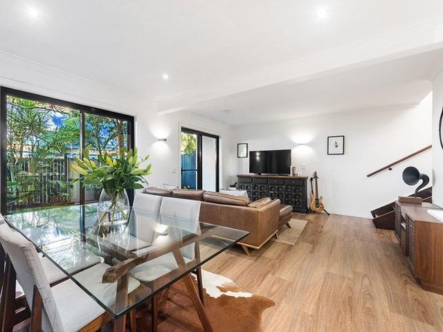 2/73 Oxlade Drive, QLD 4005