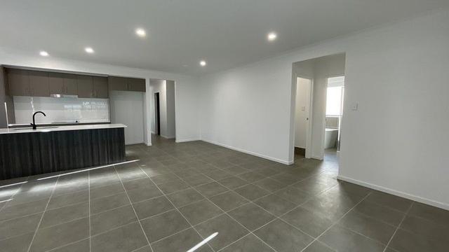 3 Crusoe Street, QLD 4209