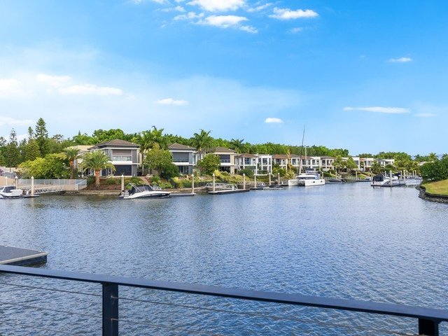 5107 Point Drive, QLD 4212