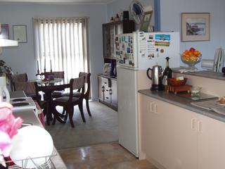 Dining (2006-06-01)