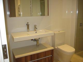 Bathroom (2014-08-14)