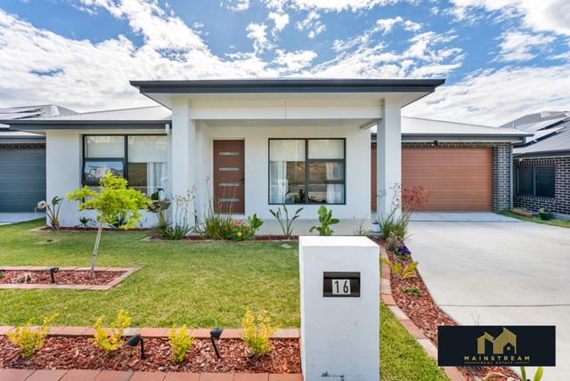 16 Crispin Grove, NSW 2620