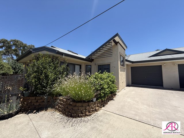 2/4 College Avenue, NSW 2350