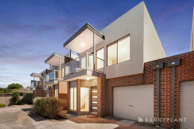 3/10 Tulip  Crescent, VIC 3155