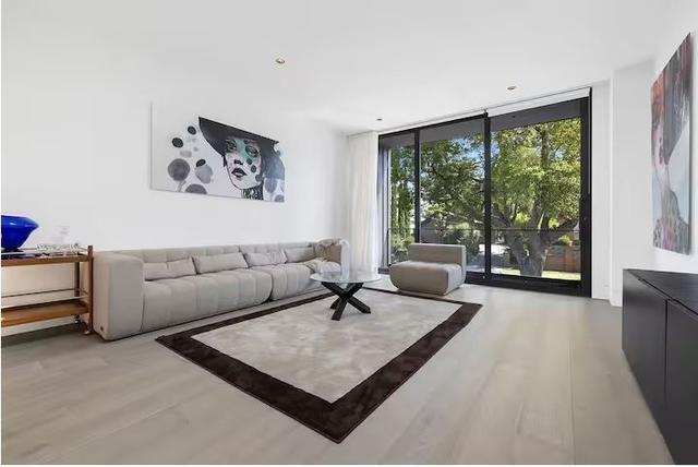 10. Alexander Street, VIC 3187