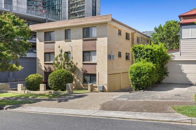 3/4 Augustus Street, QLD 4066