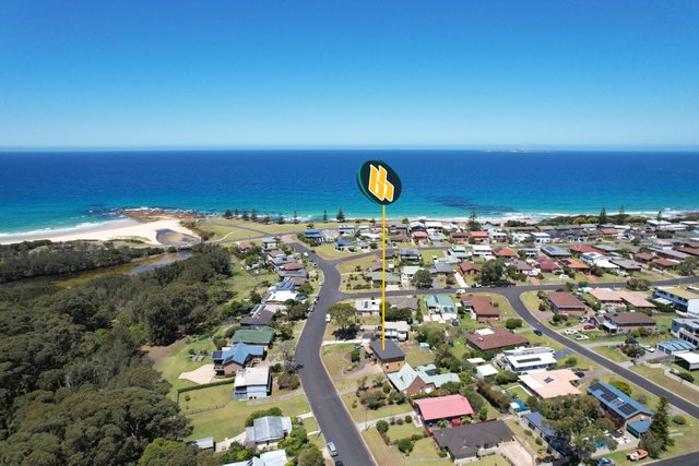 18 Lakeside Drive, NSW 2546