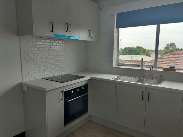 11/5 King Edward  Avenue, VIC 3020