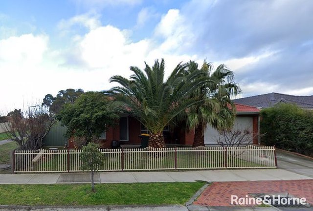 32 Patonga Drive, VIC 3037