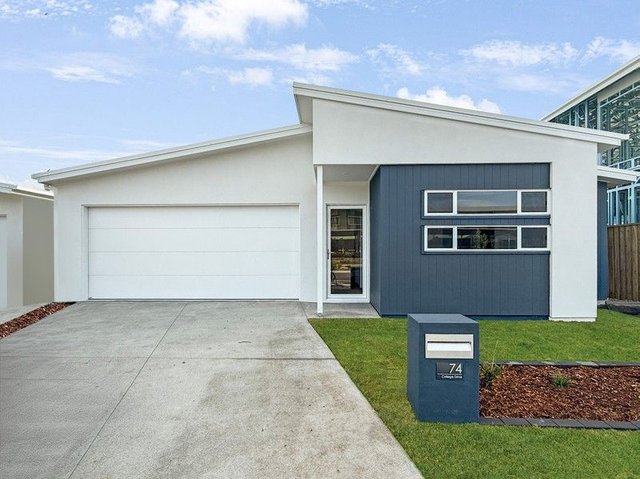 74 College Drive, QLD 4553