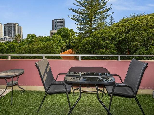 16/2A Goderich Street, WA 6004