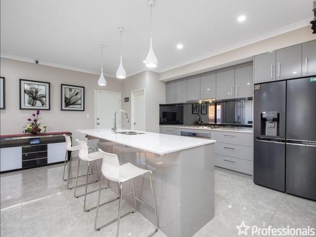 4 Mannikin Way, WA 6109