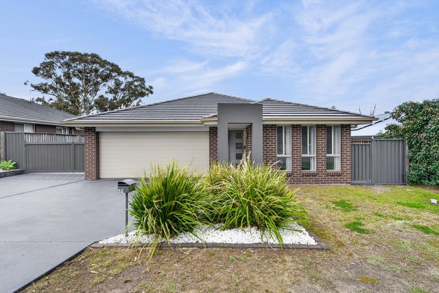 52 Stonebridge Drive, NSW 2325