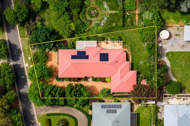 14 Barry Place, NSW 2583