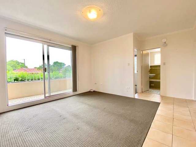 2/23 Romilly Street, NSW 2210