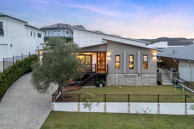 25 Albatross Street, QLD 4055