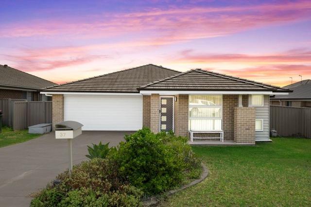 37 Connel Drive, NSW 2321