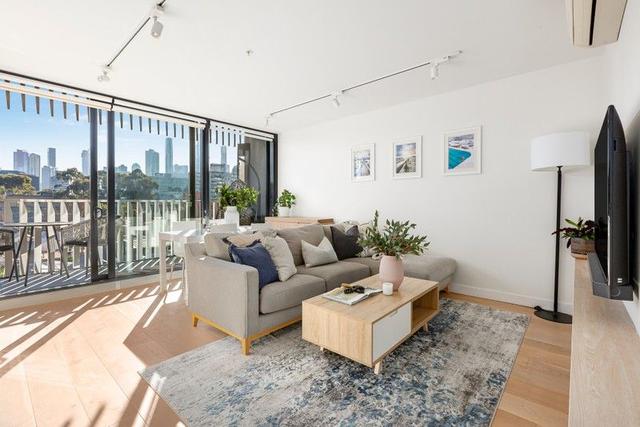 201/75 Palmerston Crescent, VIC 3205