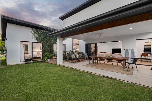 3 Splendid Drive, QLD 4035