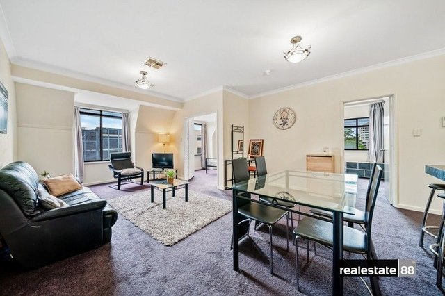 37/11 Regal Place, WA 6004