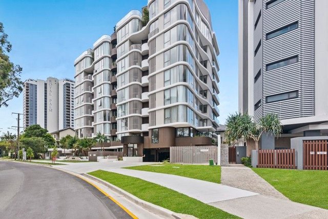 204/951 Gold Coast Highway, QLD 4221