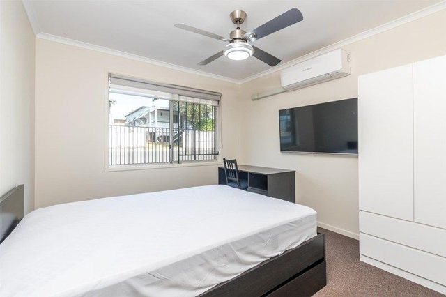 R2/1 Grattan Street, QLD 4102