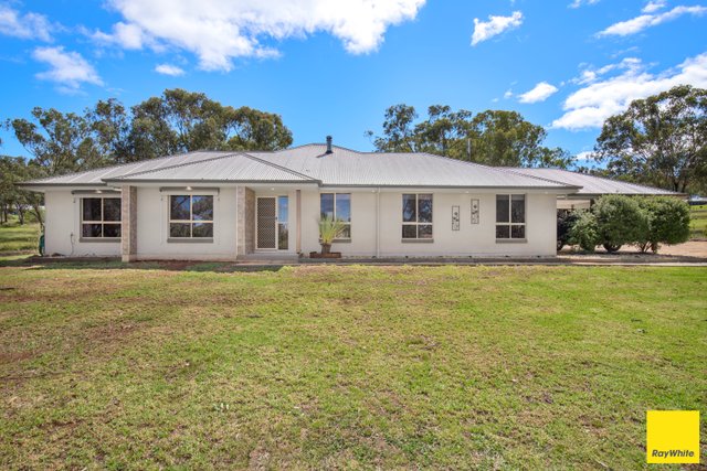 27 Bimbadeen Drive, NSW 2360
