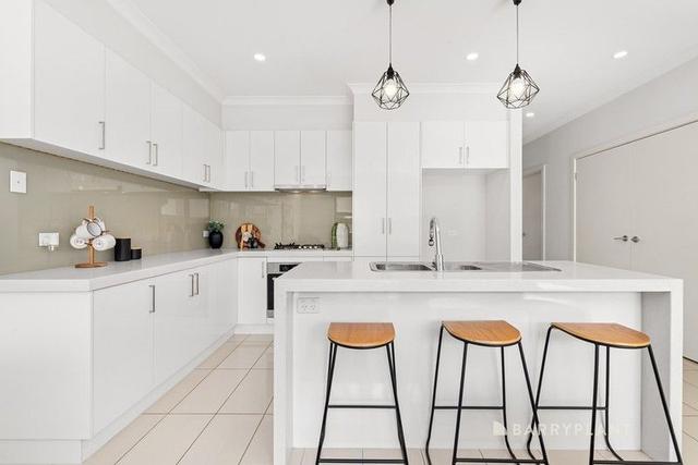 4/194 Gordons Road, VIC 3752