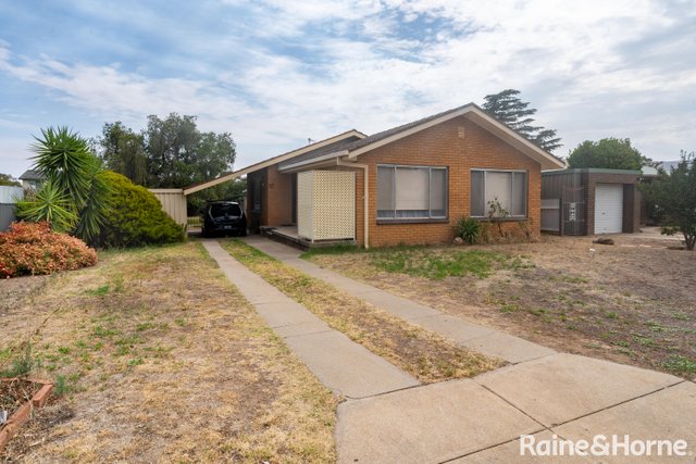 94 Raye Street, NSW 2650