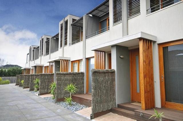 2/12 Wyuna Rd, VIC 3161