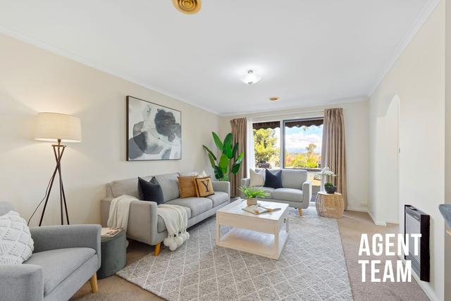 8 Goddard Crescent, ACT 2615