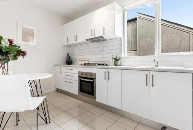 4/6 Closeburn Avenue, VIC 3181