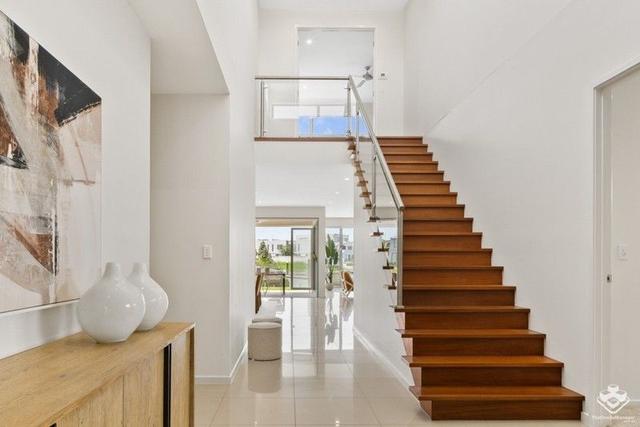 1073 Edgecliff Drive, QLD 4212