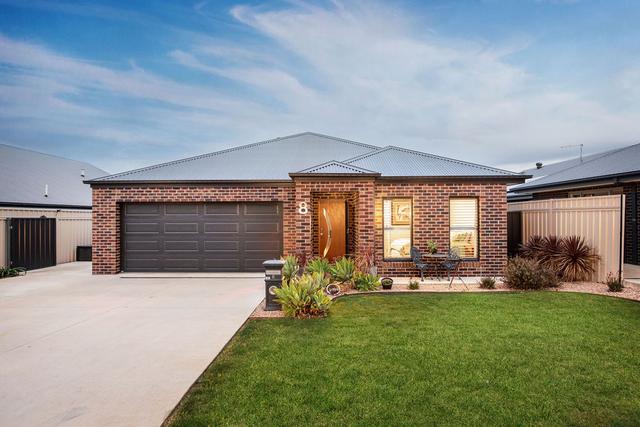 8 Ruthven Circuit, VIC 3690