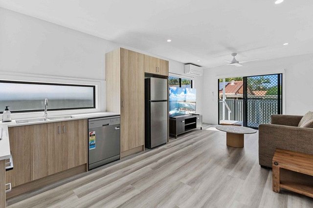 4a Larch Street, QLD 4228