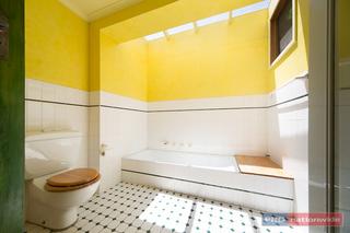 Bathroom (2016-11-23)