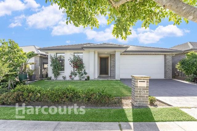 16 Hinton Loop, NSW 2570