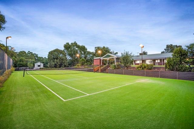18 Greenock Court, VIC 3059